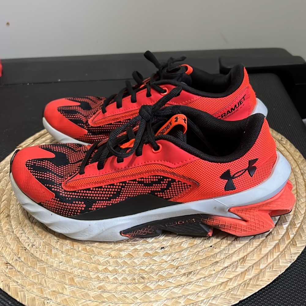 Under Armour Boys Youth Scramjet 4 Orange Sneakers Size 6Y